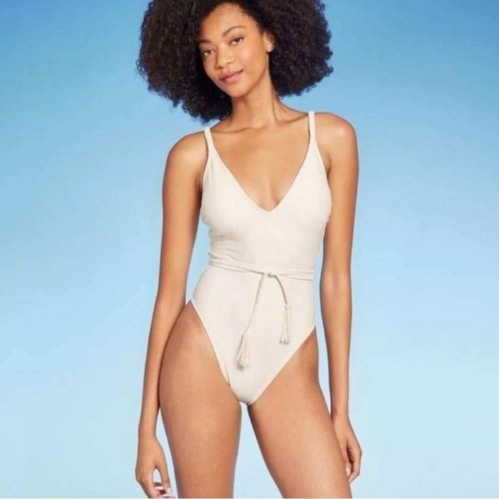 Elegant White Women's Swimsuit
